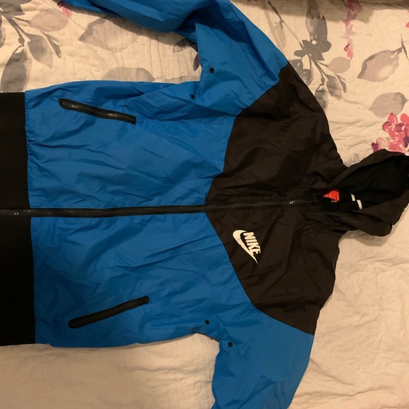 Nike zip up jacket - Picture 2 of 3